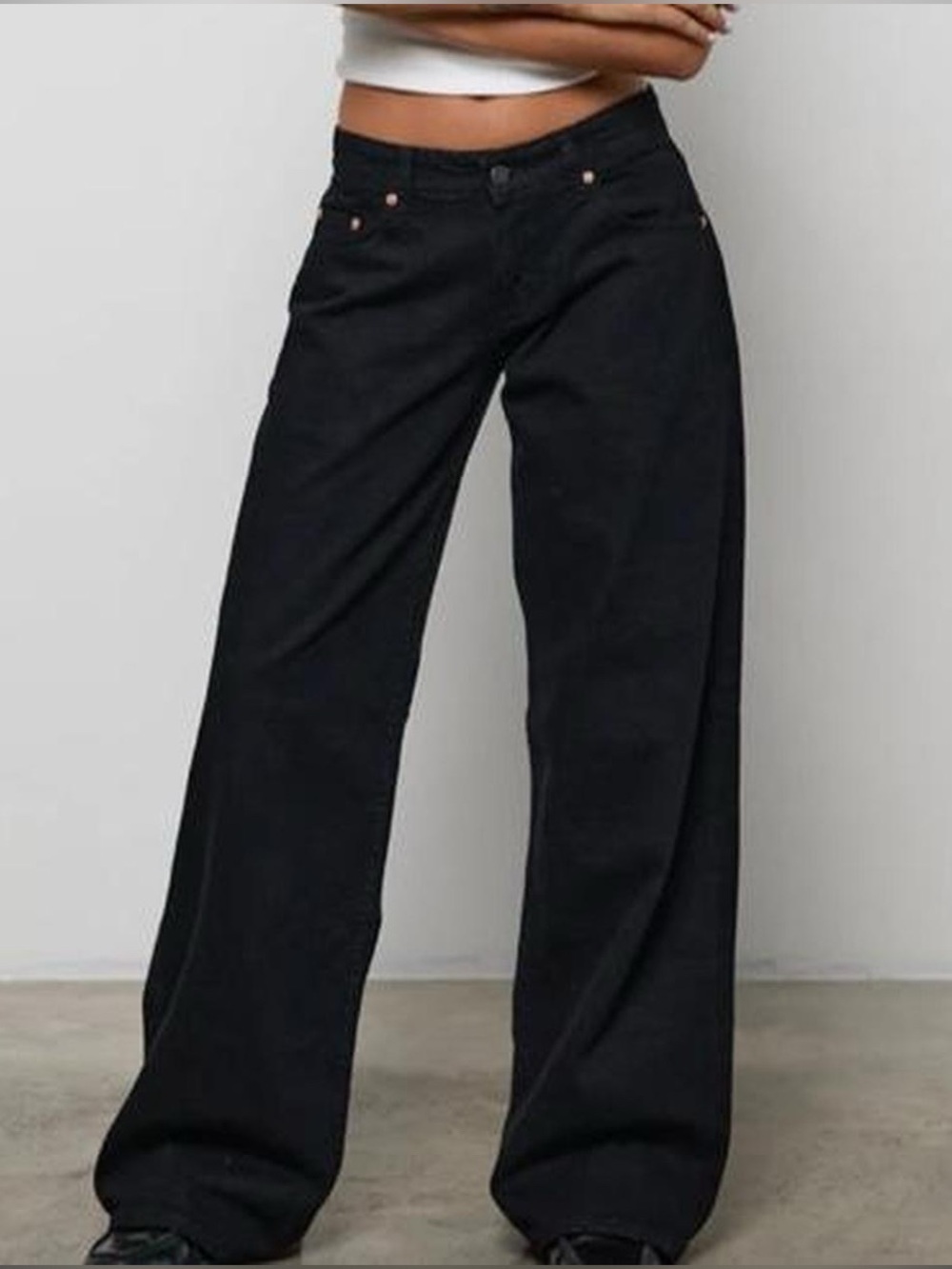 NWOT Motel rocks Roomy Extra Wide Low Rise Jeans In black.  Size W24 L34.